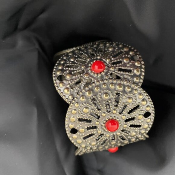 Brass Cuff Bracelet with red centre stones -VTG - Picture 3 of 6